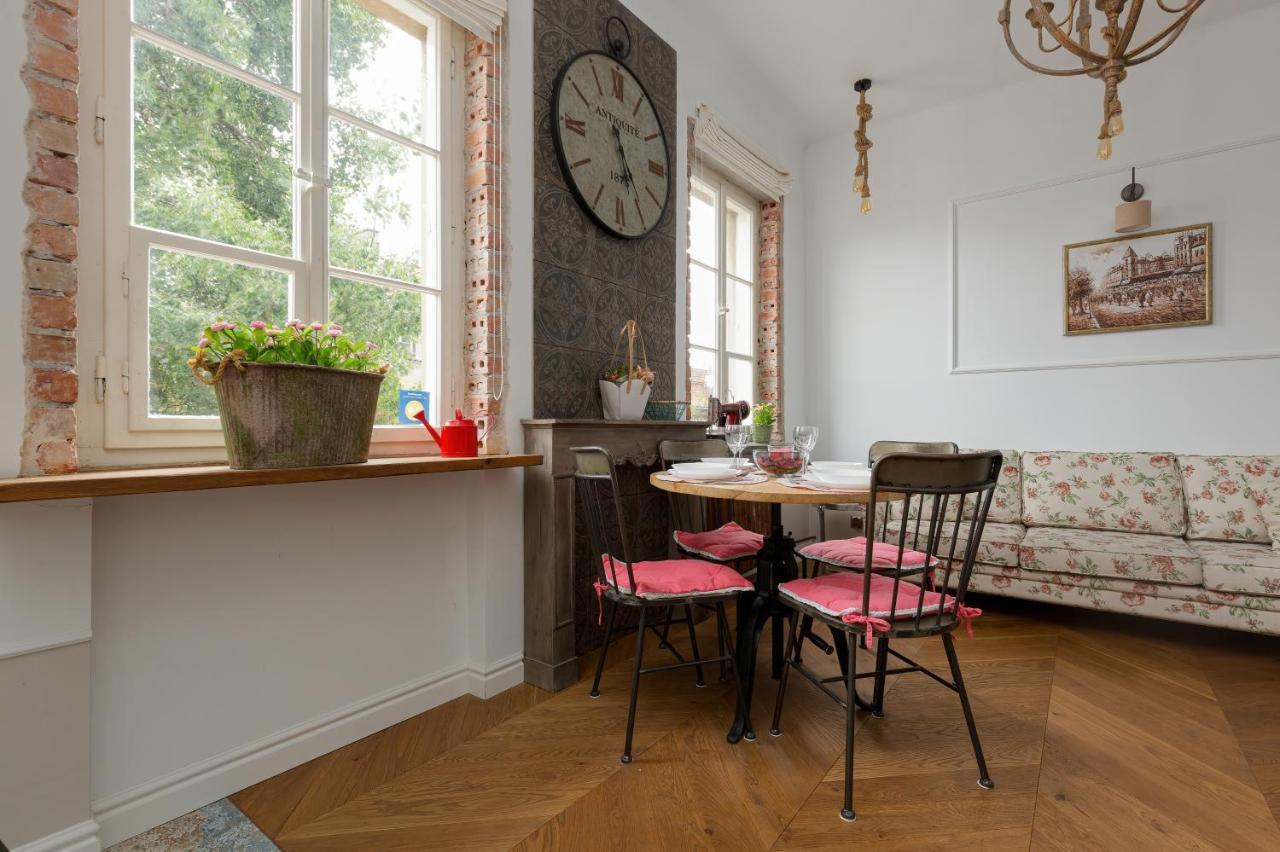 Apartment On The Warsaw Square By Noclegi Renters Exterior foto